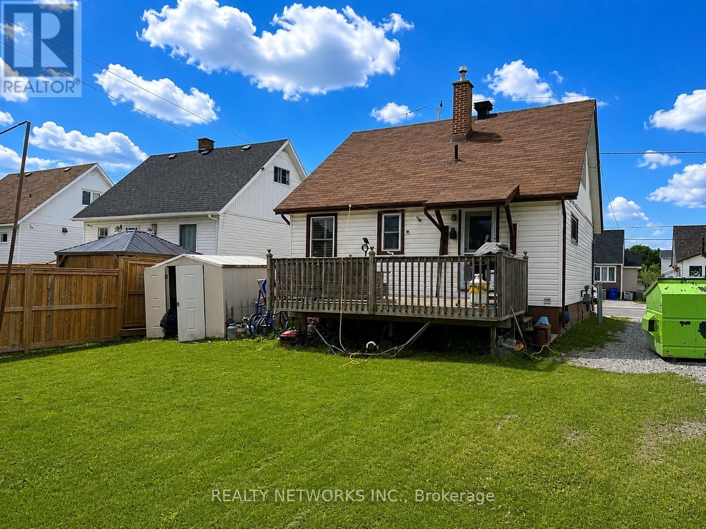 556 MAPLE STREET S - 14