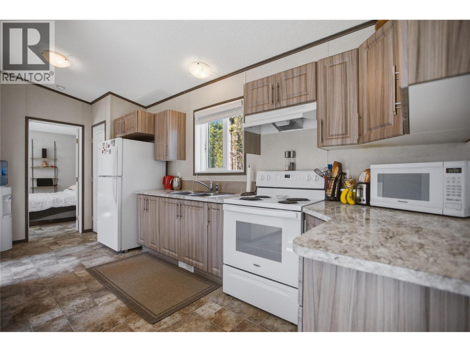 2263 Ojibway Road - 10