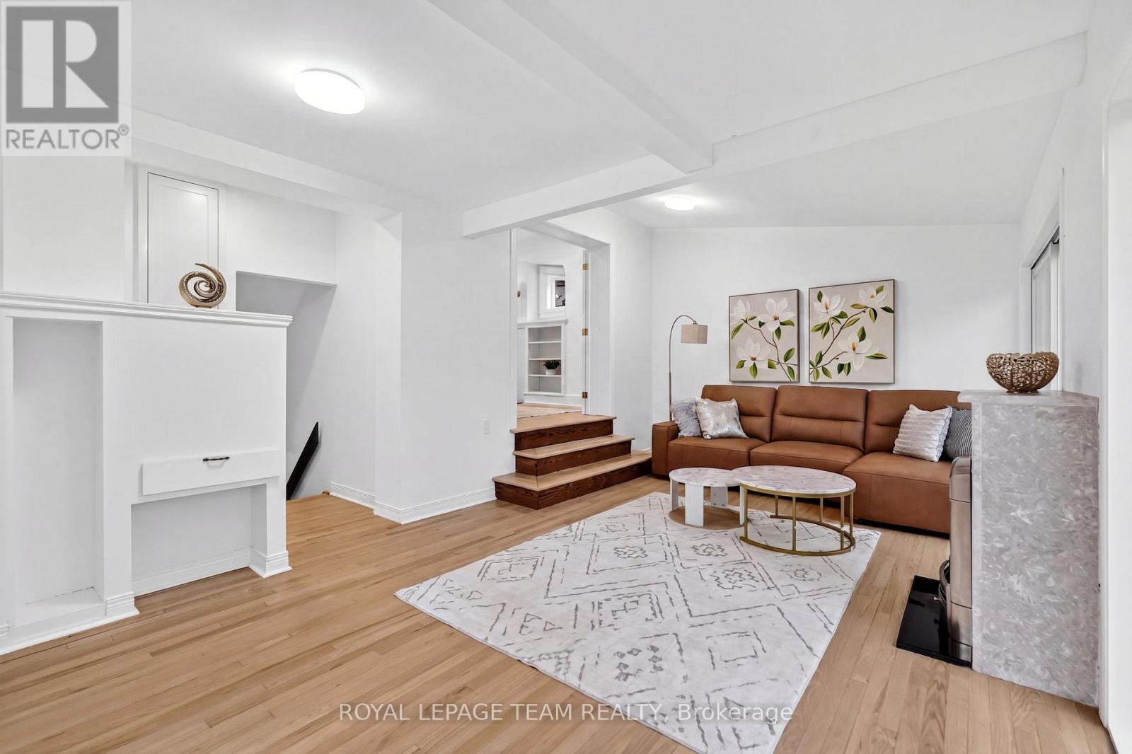 131 ACACIA AVENUE - 11