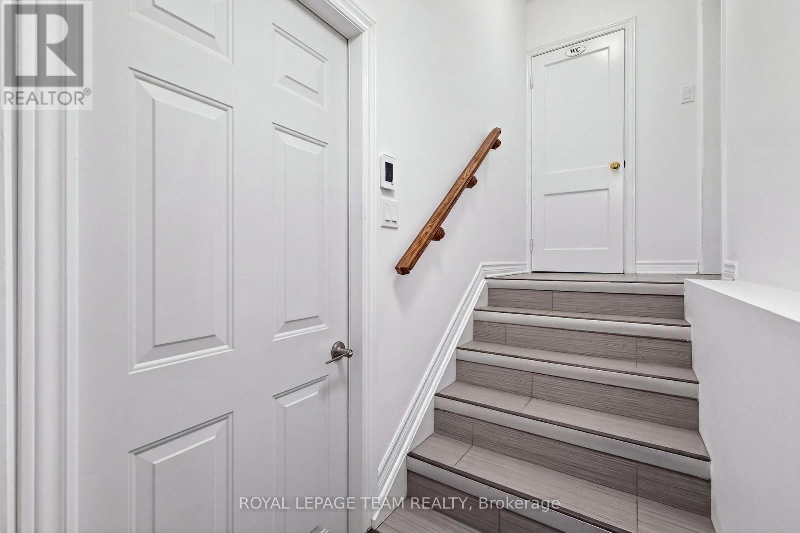 131 ACACIA AVENUE - 17