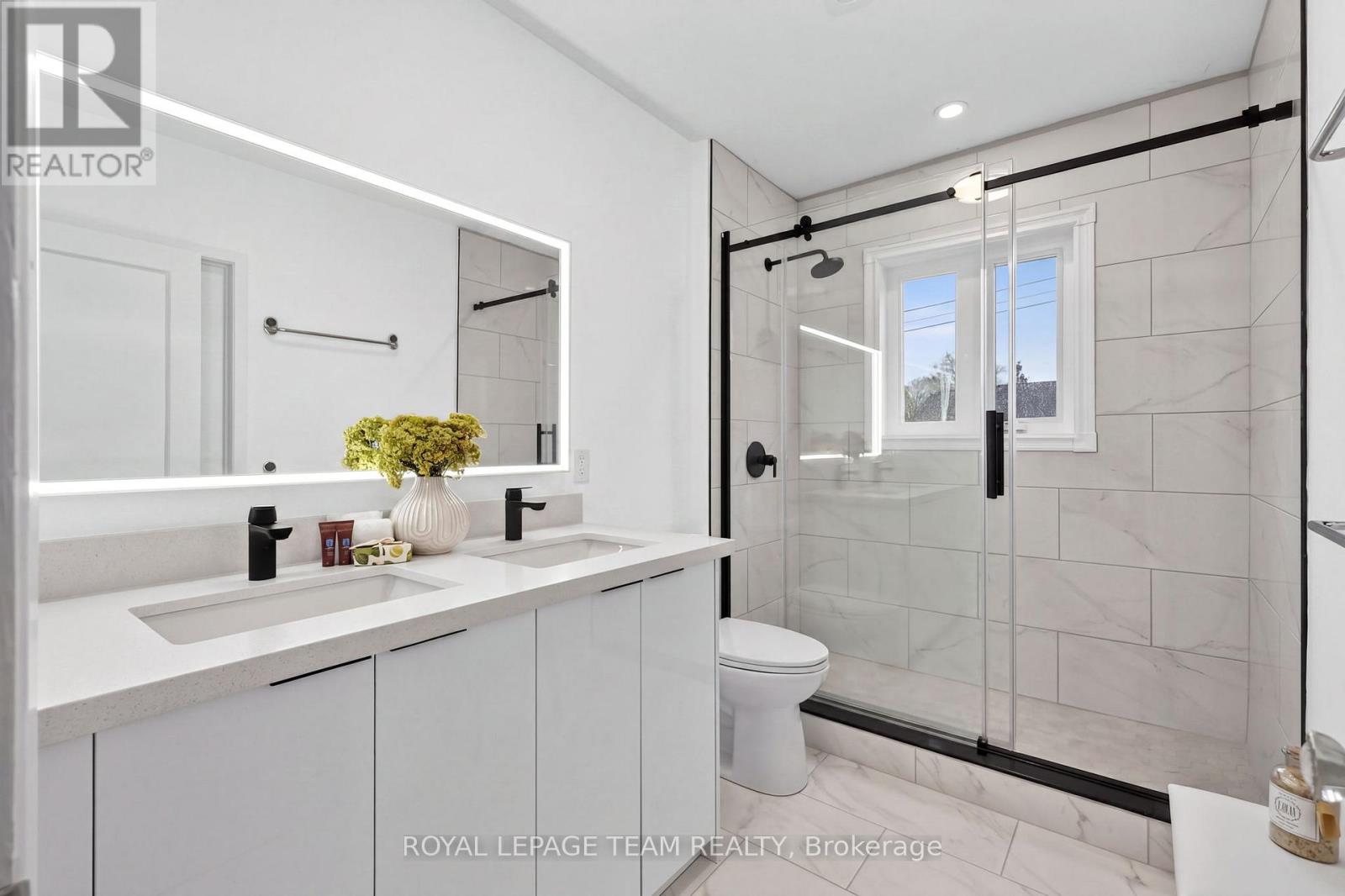 131 ACACIA AVENUE - 26