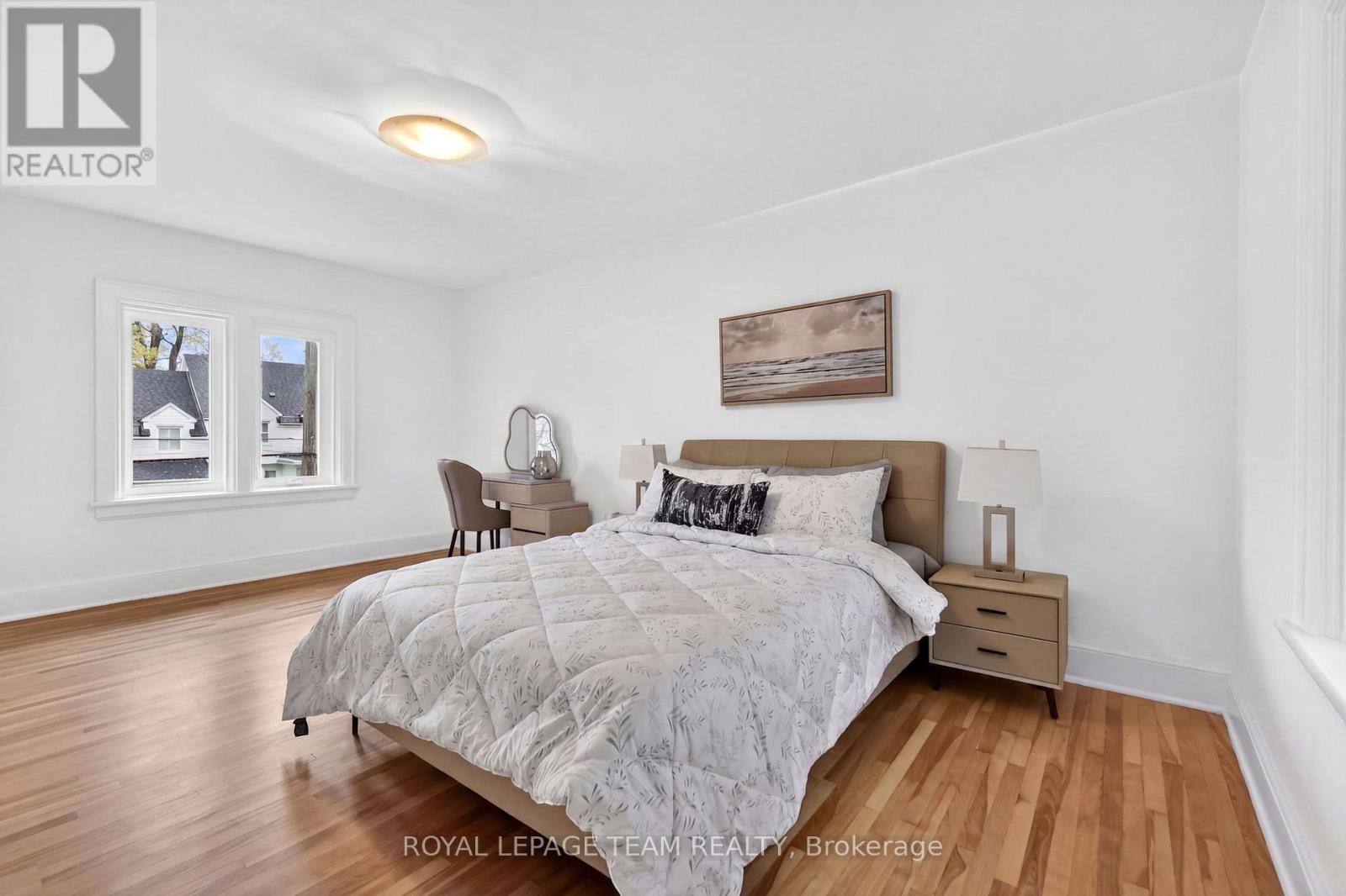 131 ACACIA AVENUE - 27