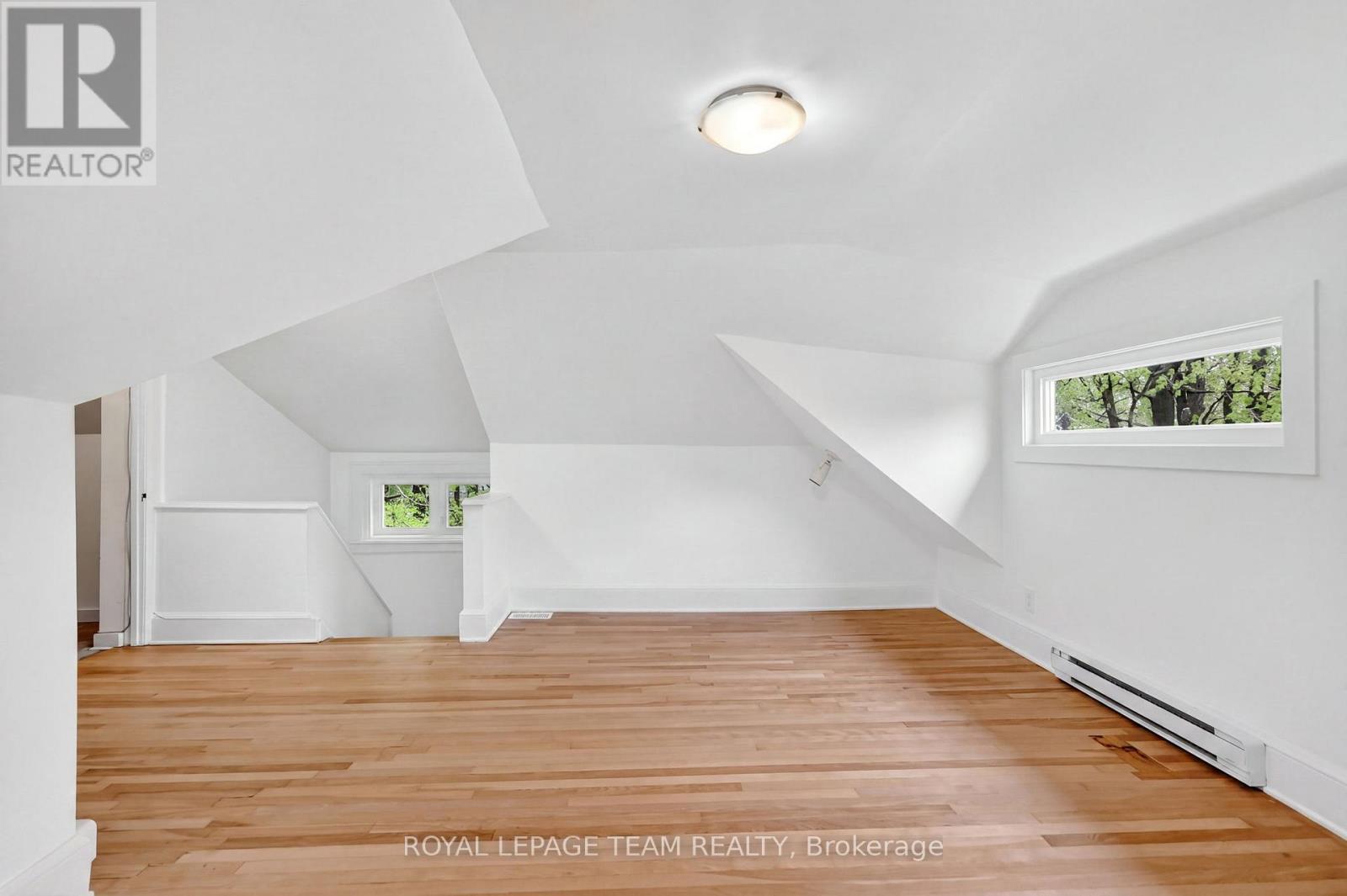 131 ACACIA AVENUE - 32