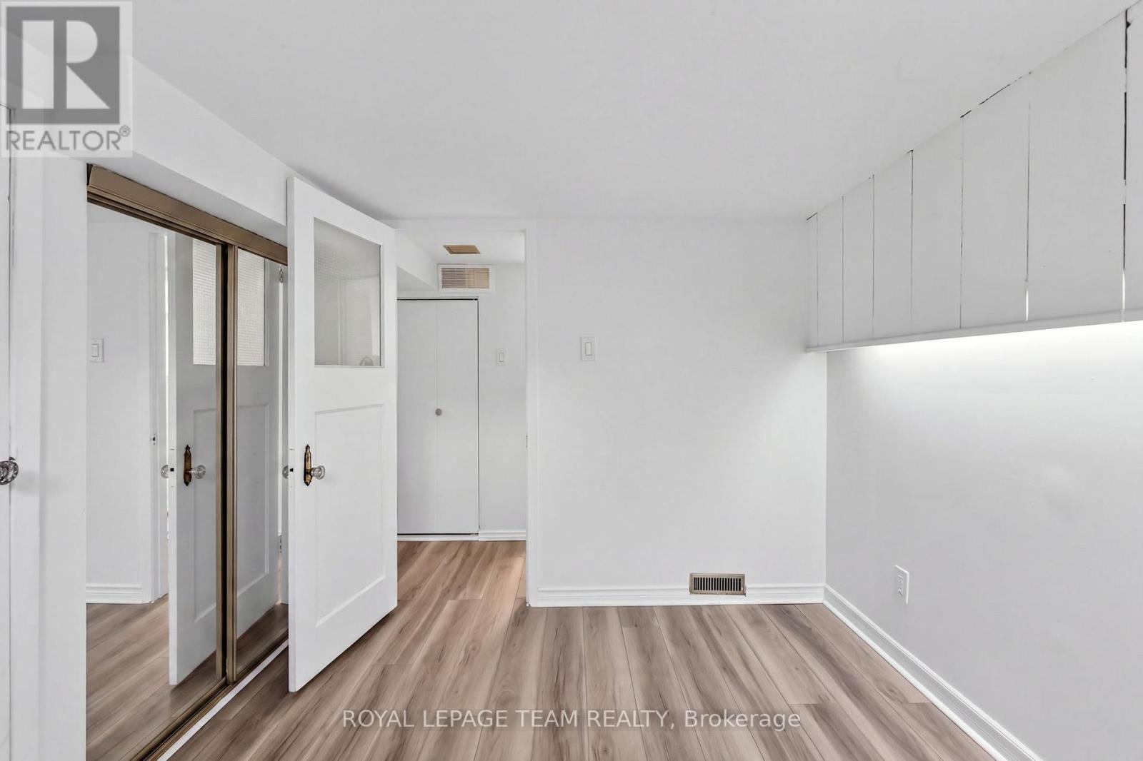 131 ACACIA AVENUE - 41