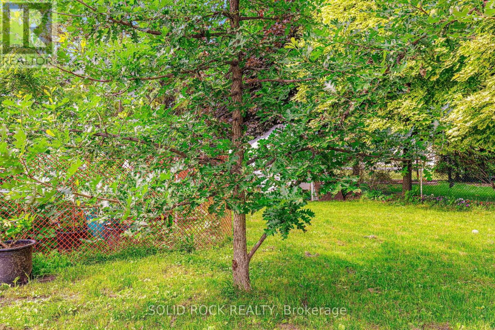 3022 JOHN STREET - 11