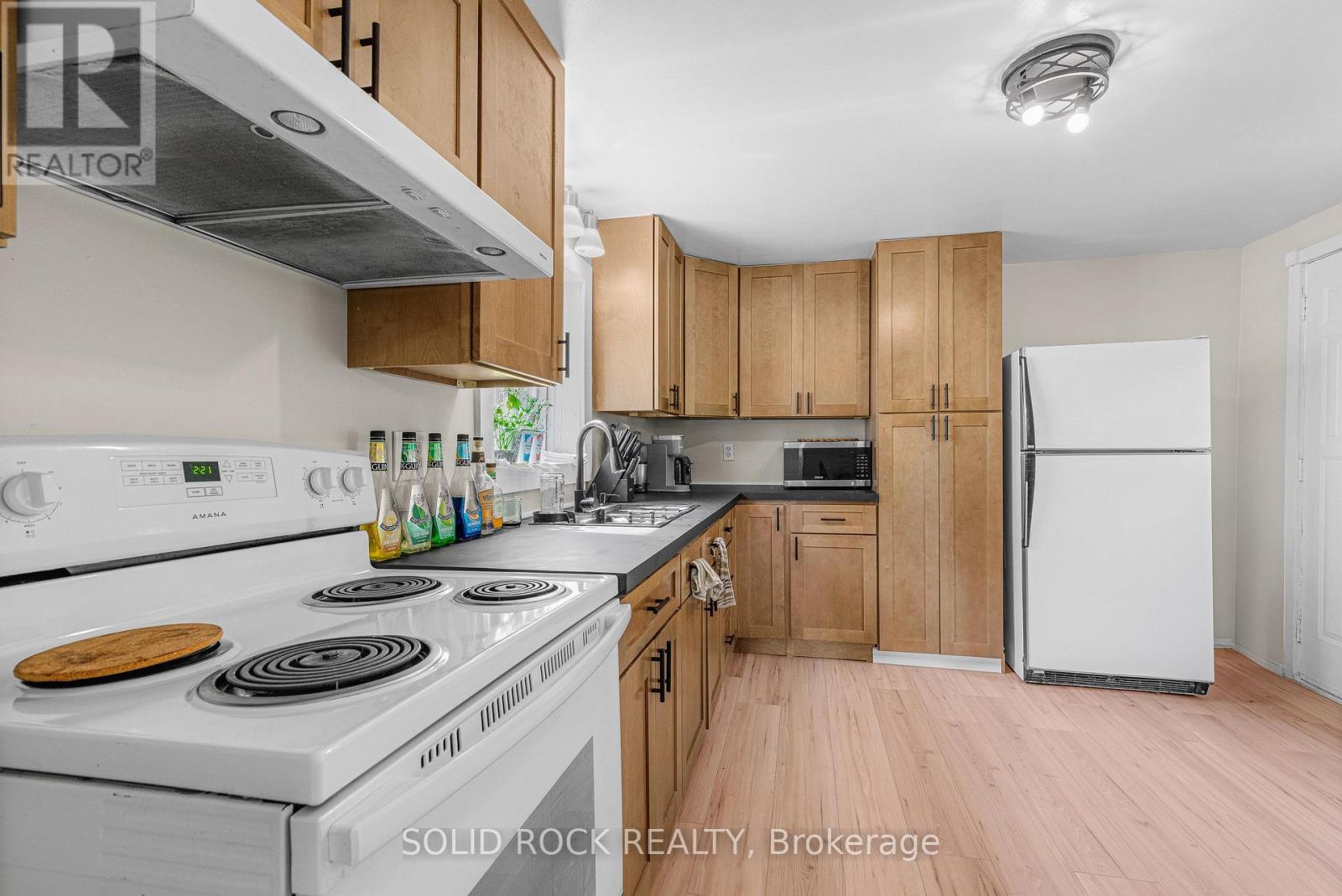 3022 JOHN STREET - 26