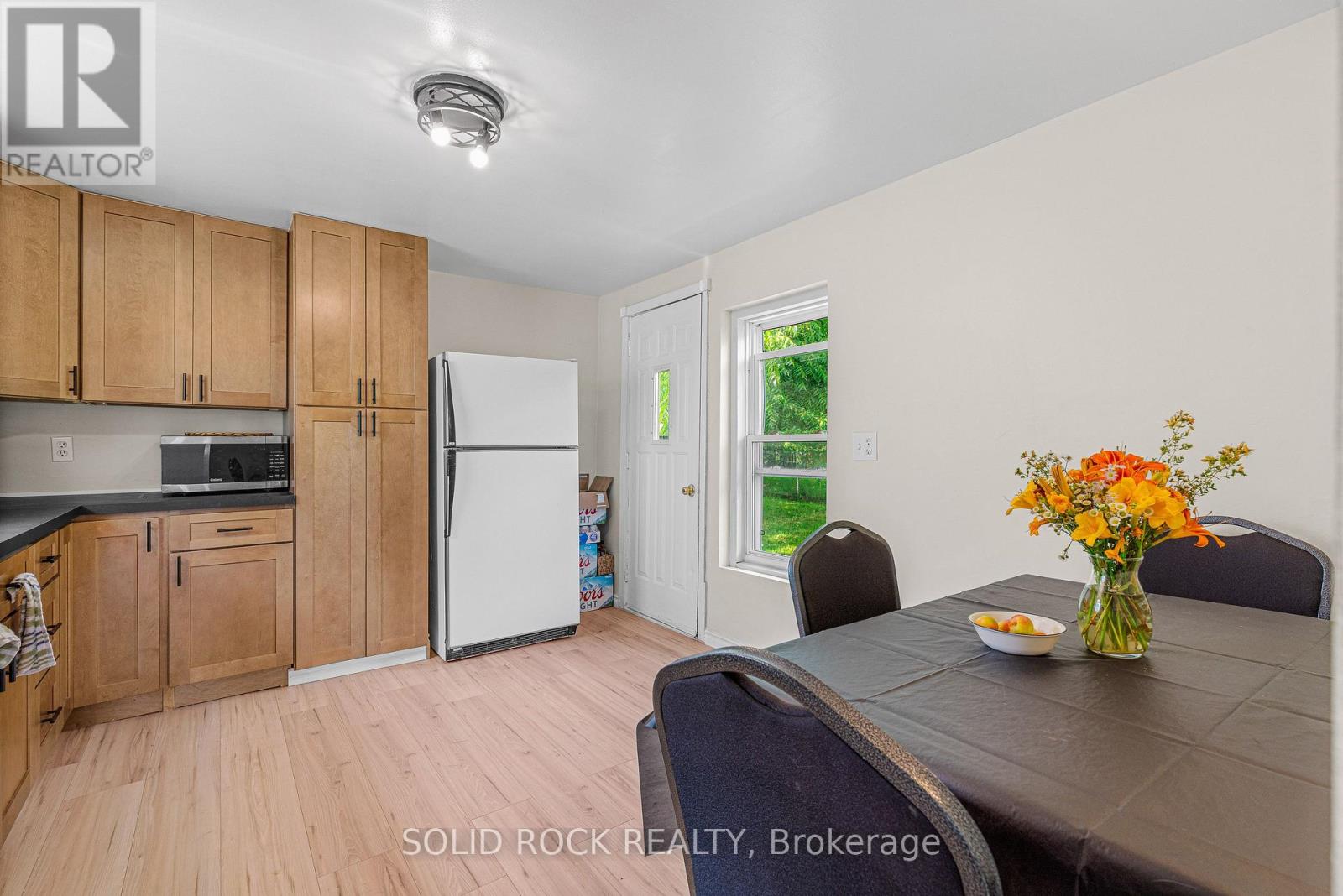 3022 JOHN STREET - 27