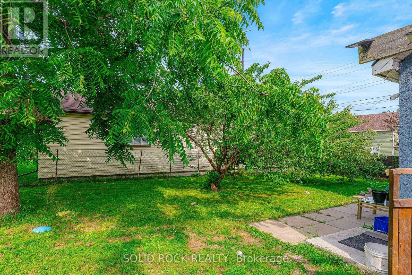 3022 JOHN STREET - 9
