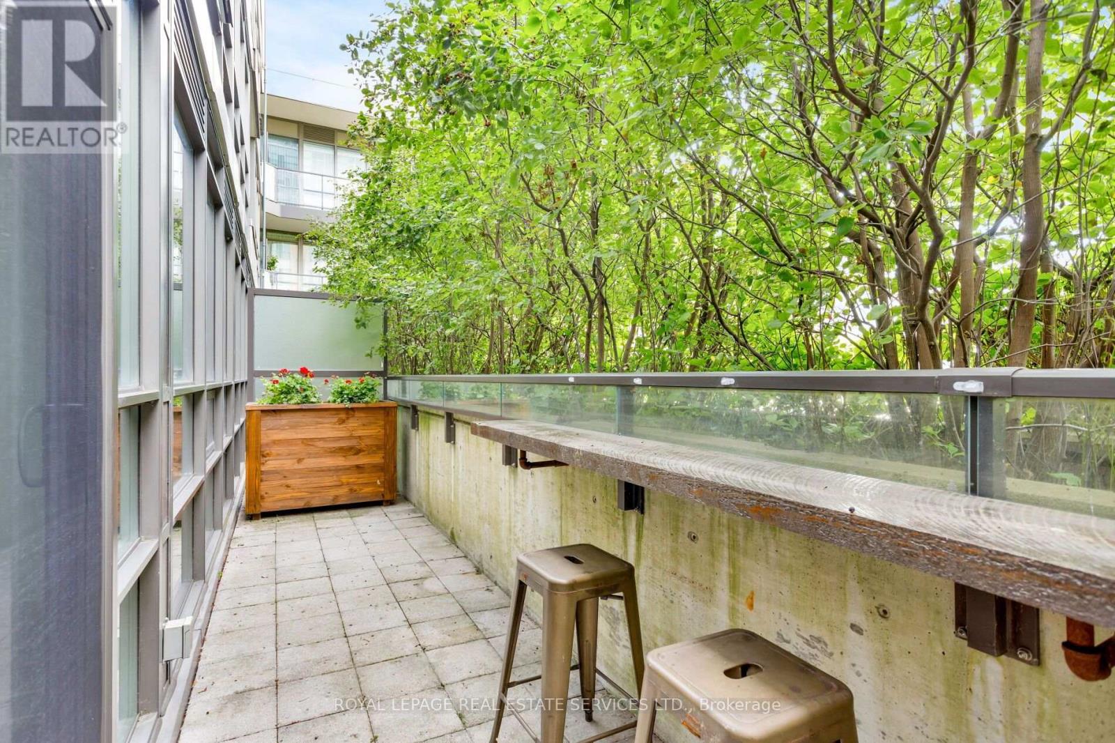 #414 8 FIELDWAY ROAD - 18