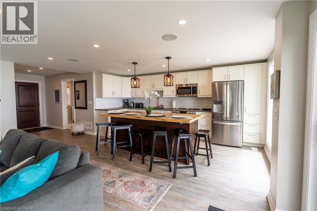 2118 LAKESHORE Road - 12