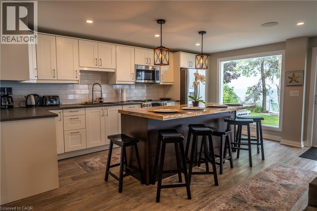 2118 LAKESHORE Road - 14