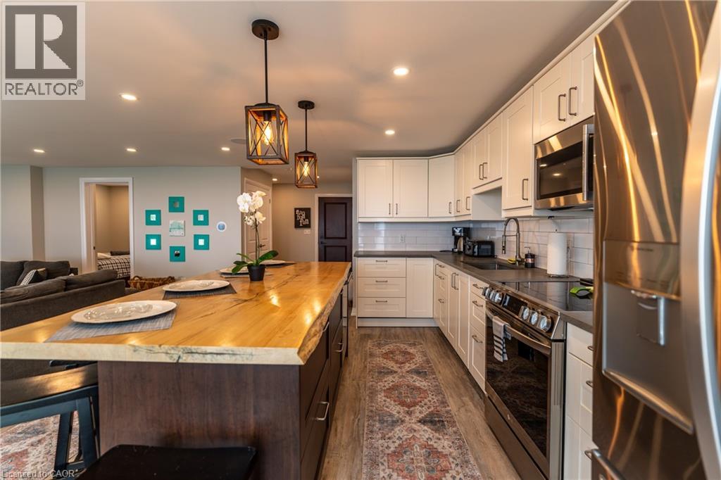 2118 LAKESHORE Road - 15