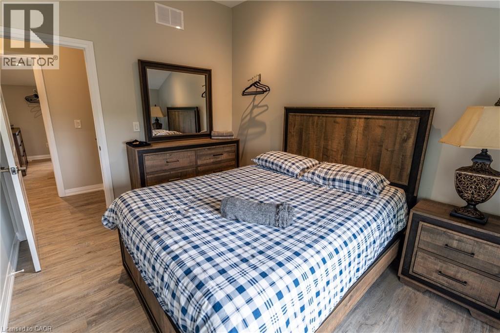 2118 LAKESHORE Road - 33