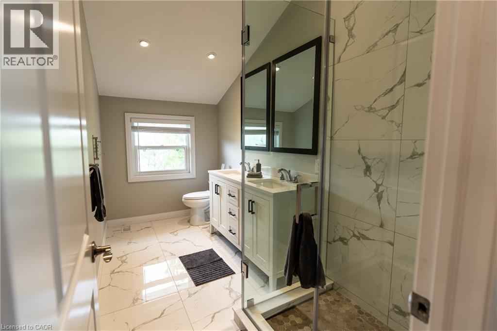 2118 LAKESHORE Road - 35