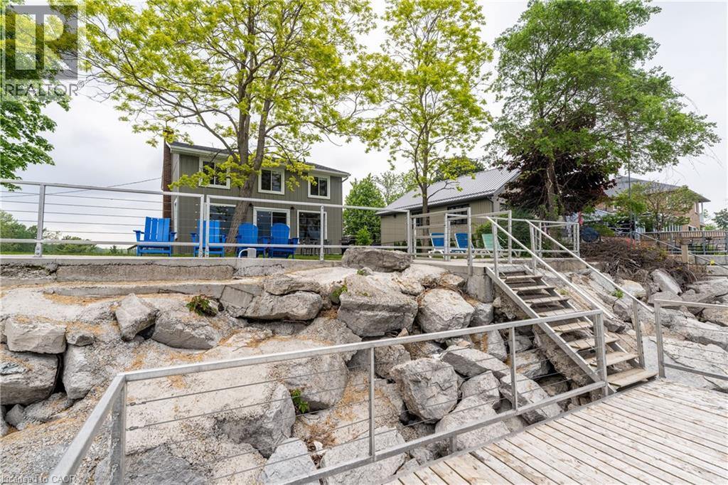 2118 LAKESHORE Road - 39