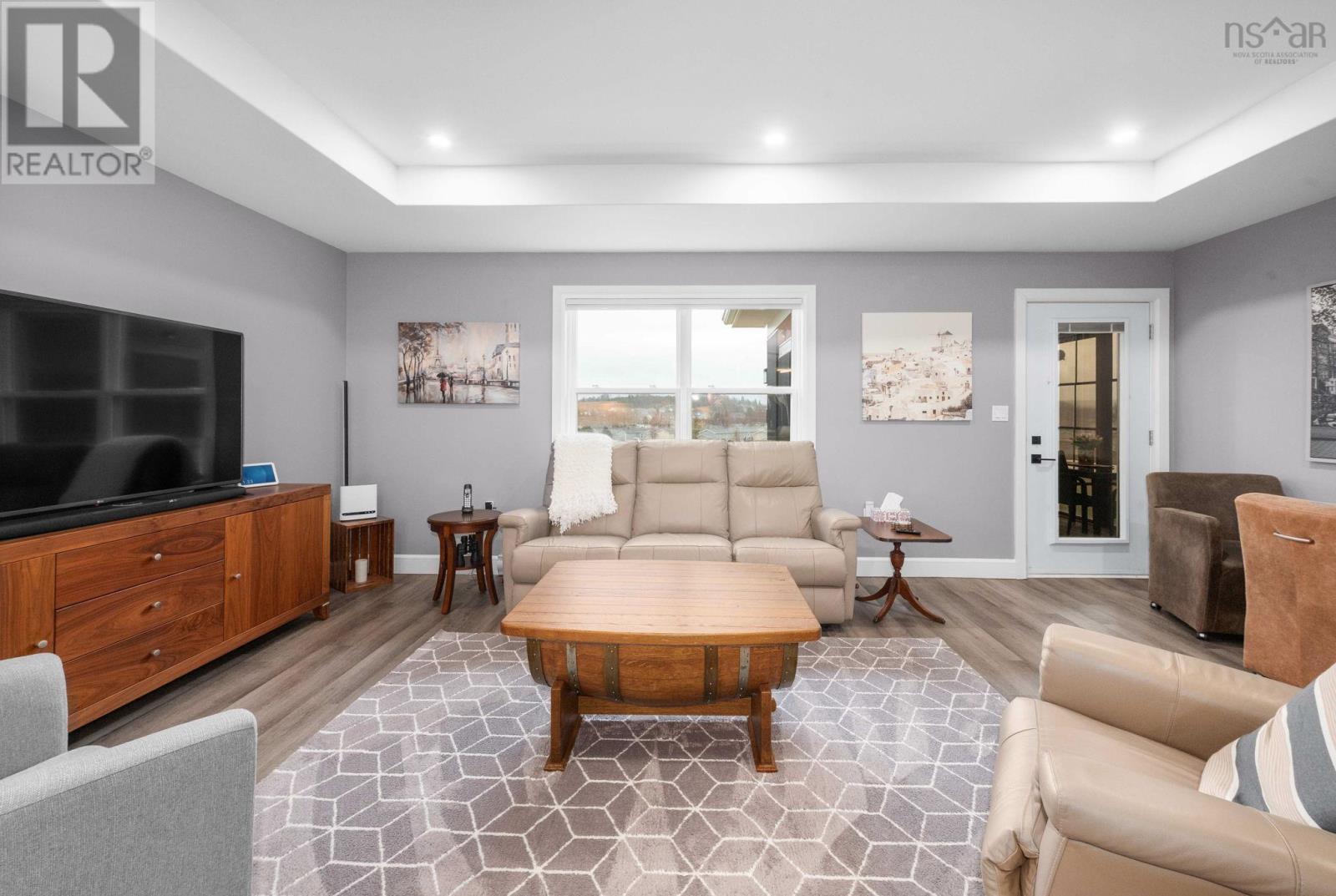 35 Elizabeth Avenue - 17