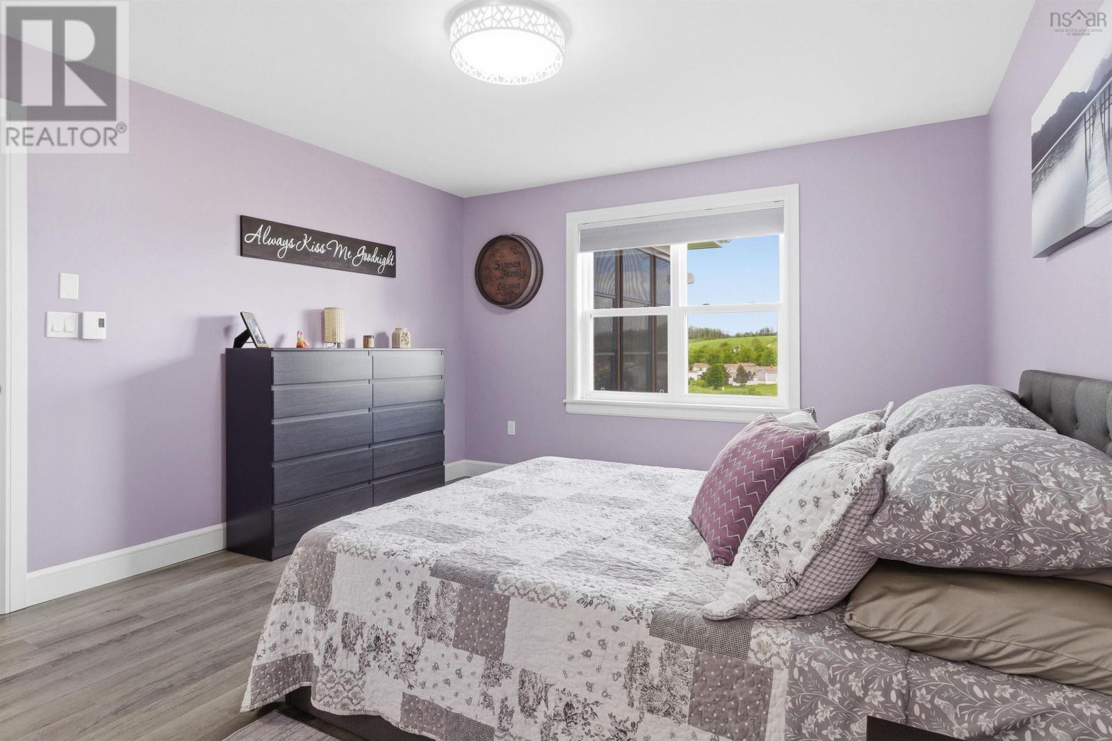 35 Elizabeth Avenue - 23