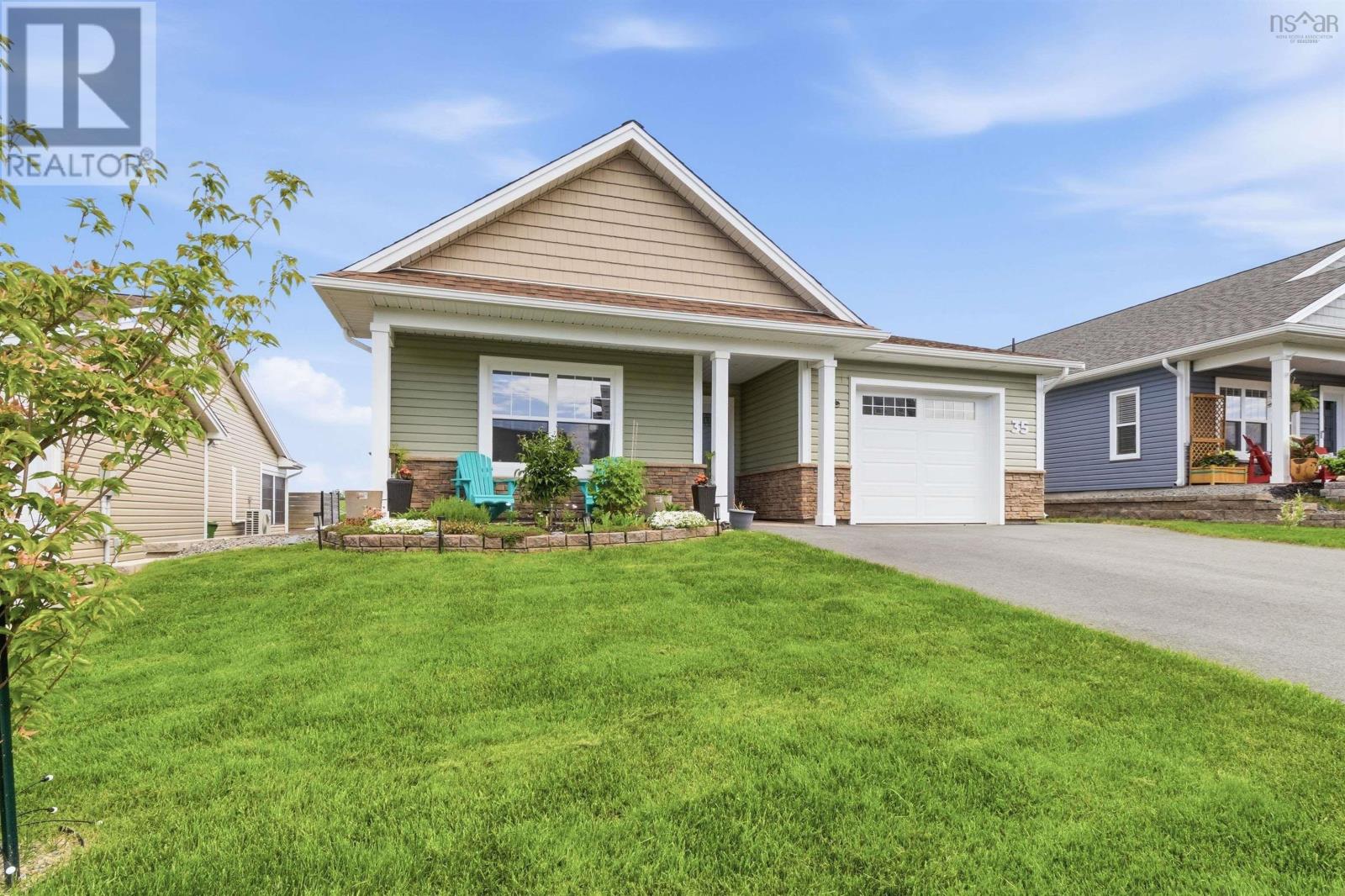 35 Elizabeth Avenue - 1