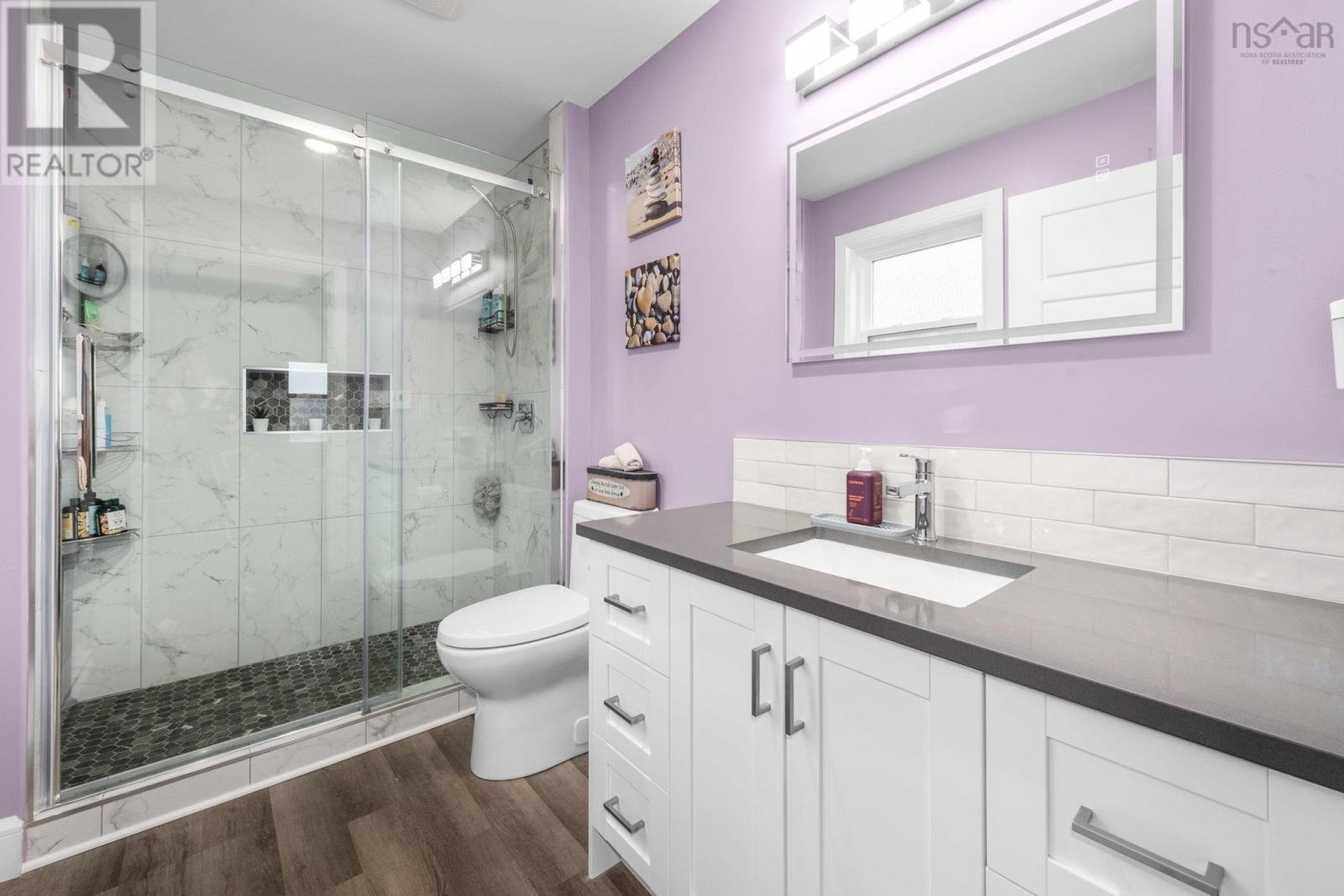 35 Elizabeth Avenue - 24