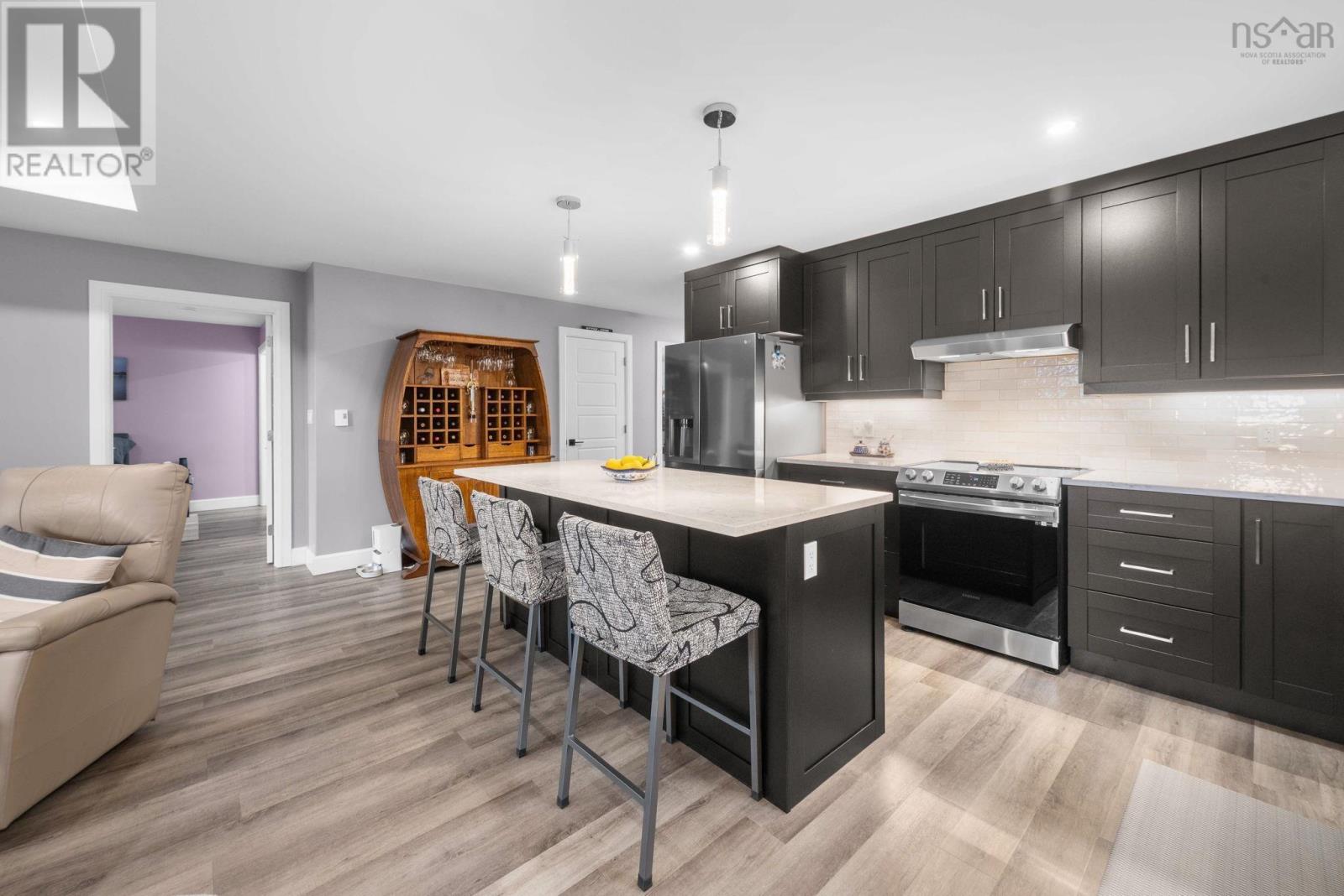 35 Elizabeth Avenue - 14