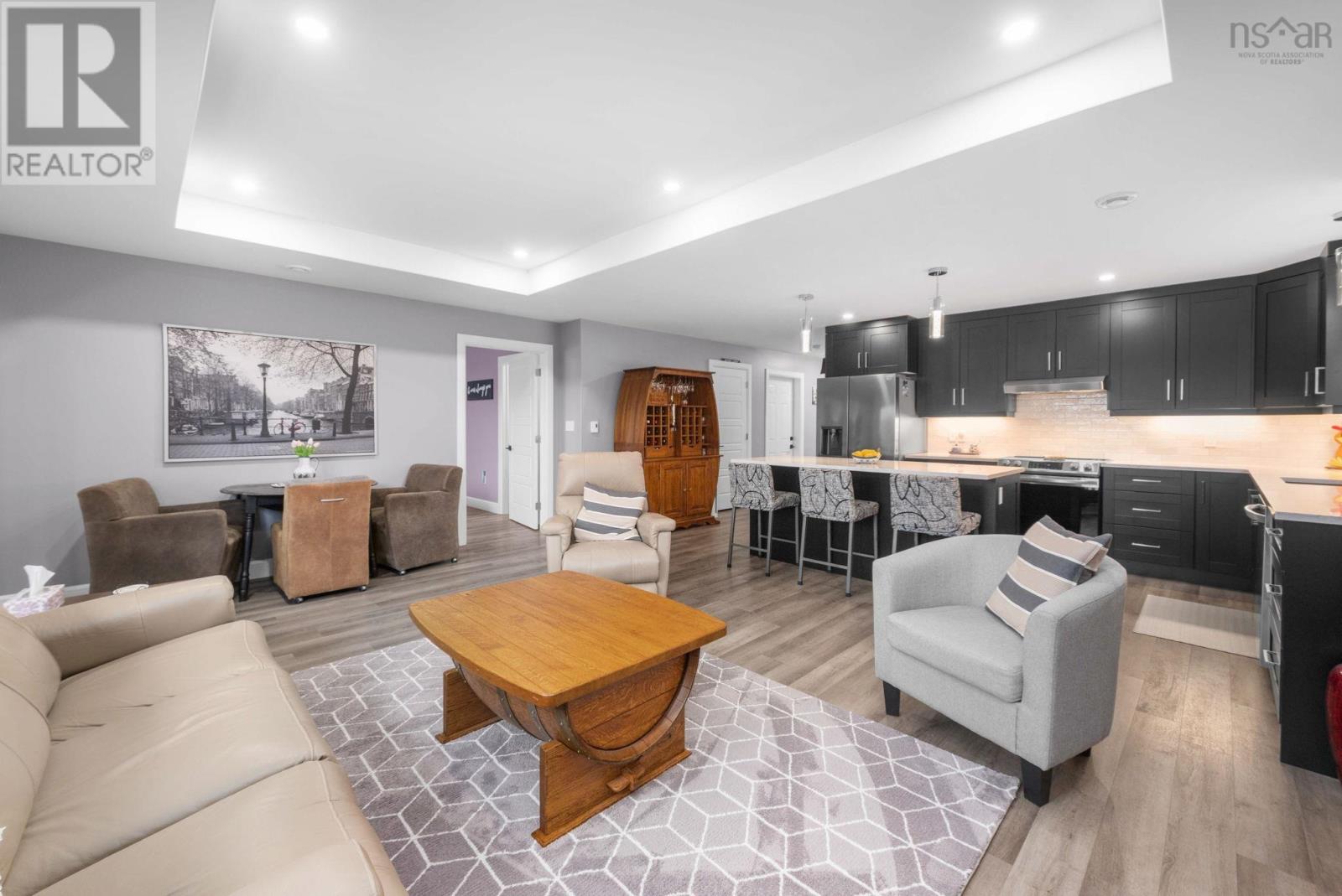35 Elizabeth Avenue - 19