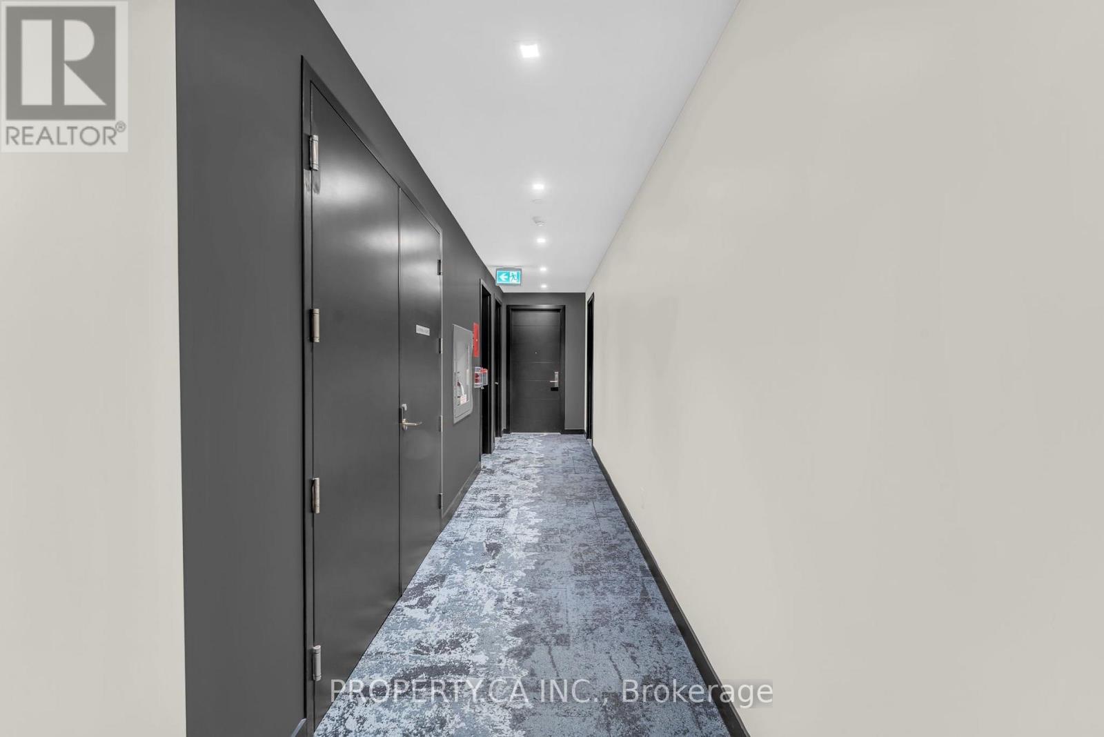 #3002 488 UNIVERSITY AVENUE - Image 29