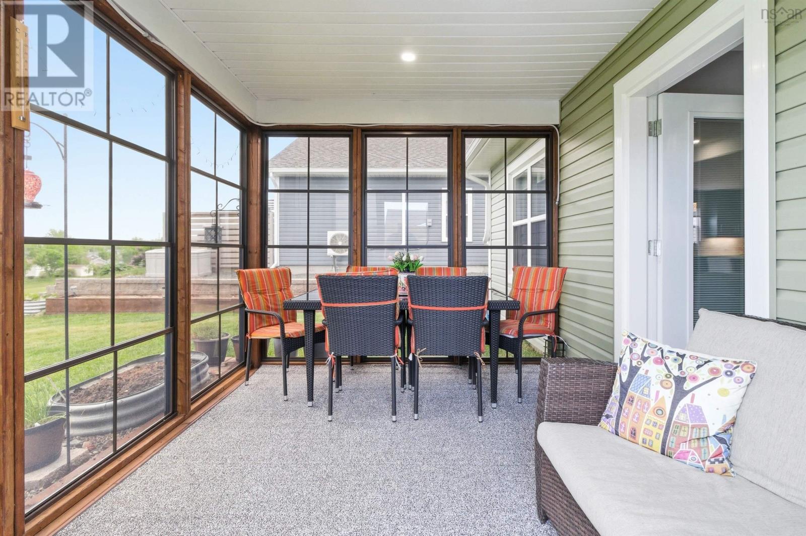35 Elizabeth Avenue - 30