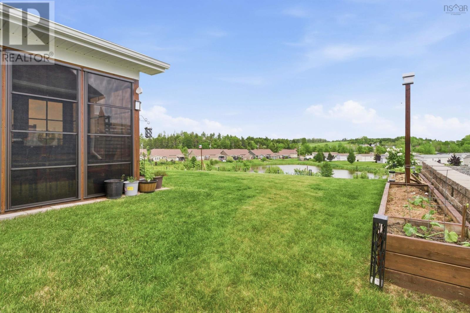 35 Elizabeth Avenue - 36