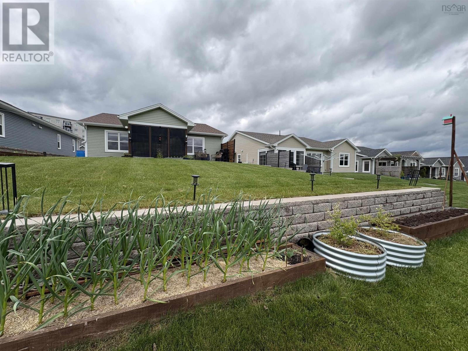 35 Elizabeth Avenue - 4