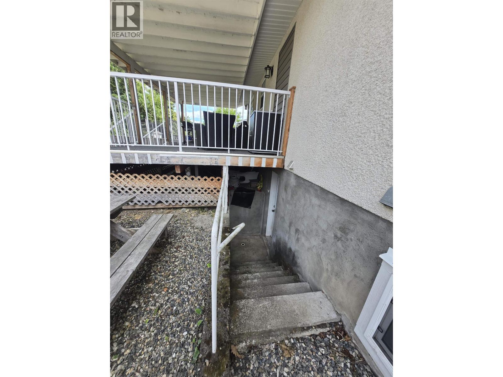 437 ROBERTSON AVENUE - 10