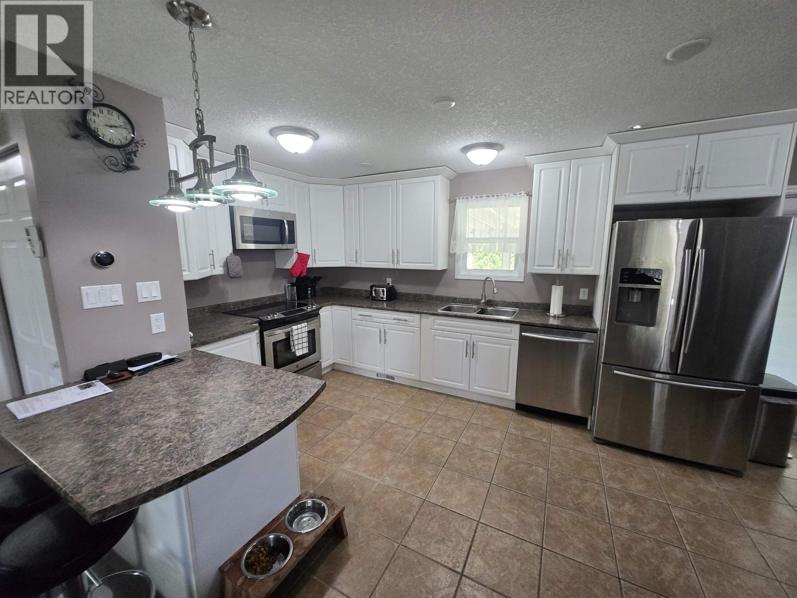 437 ROBERTSON AVENUE - 11
