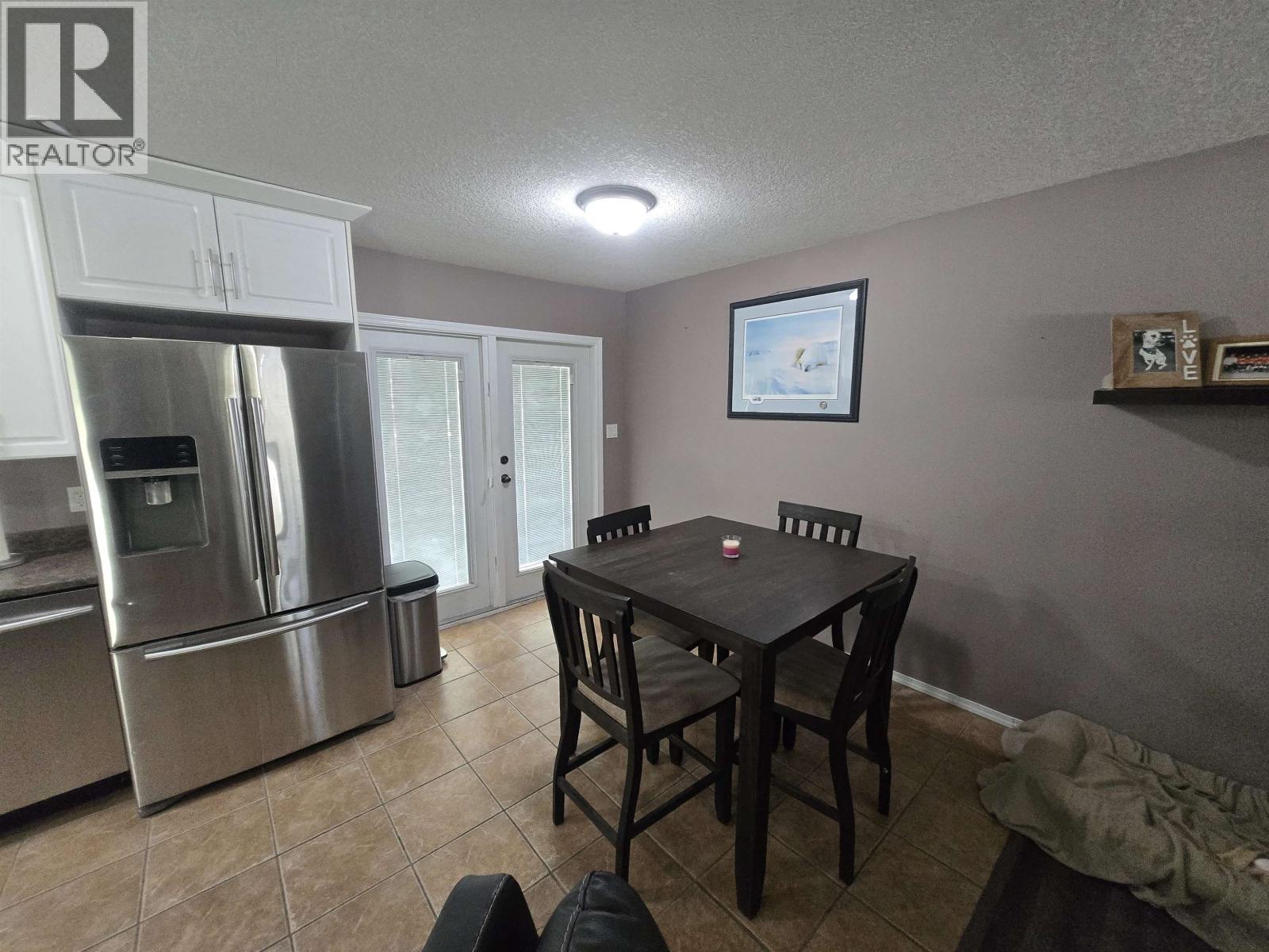 437 ROBERTSON AVENUE - 15