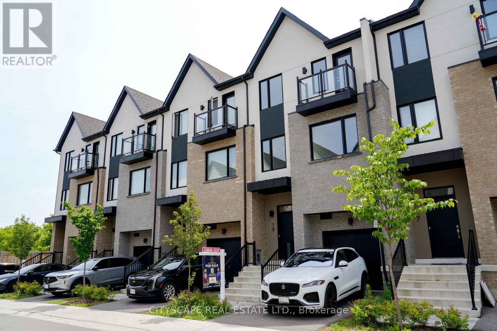 19 LIVELY WAY - 22
