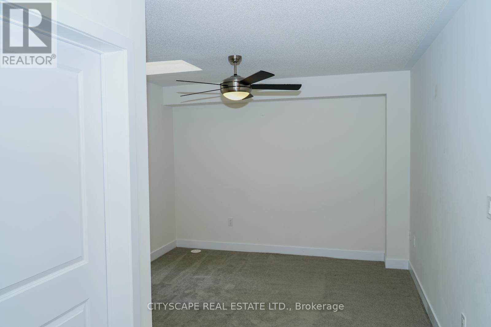19 LIVELY WAY - 4