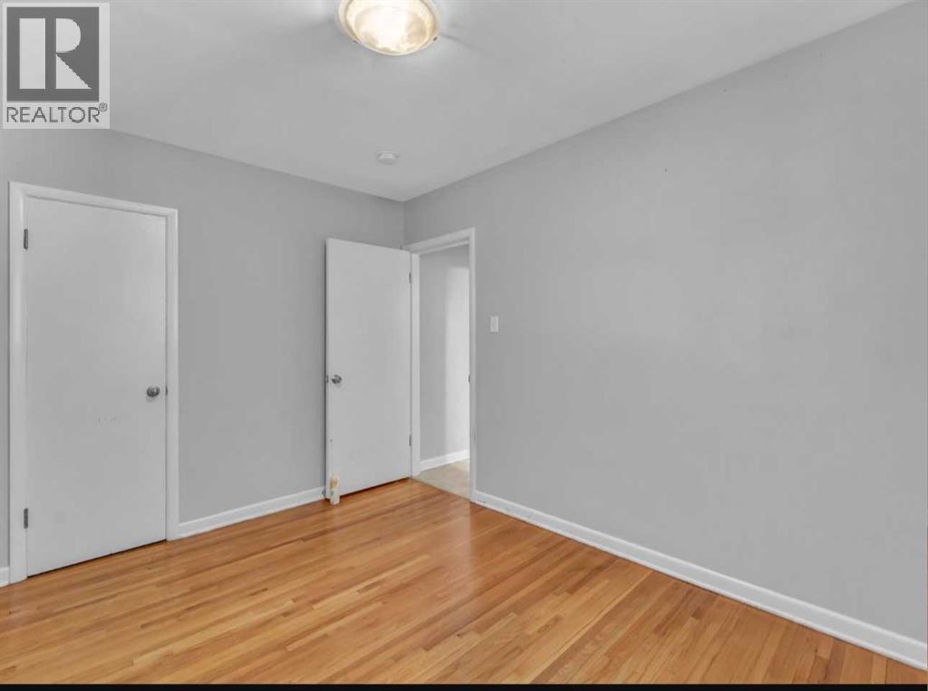 261 9 Street SW - 25