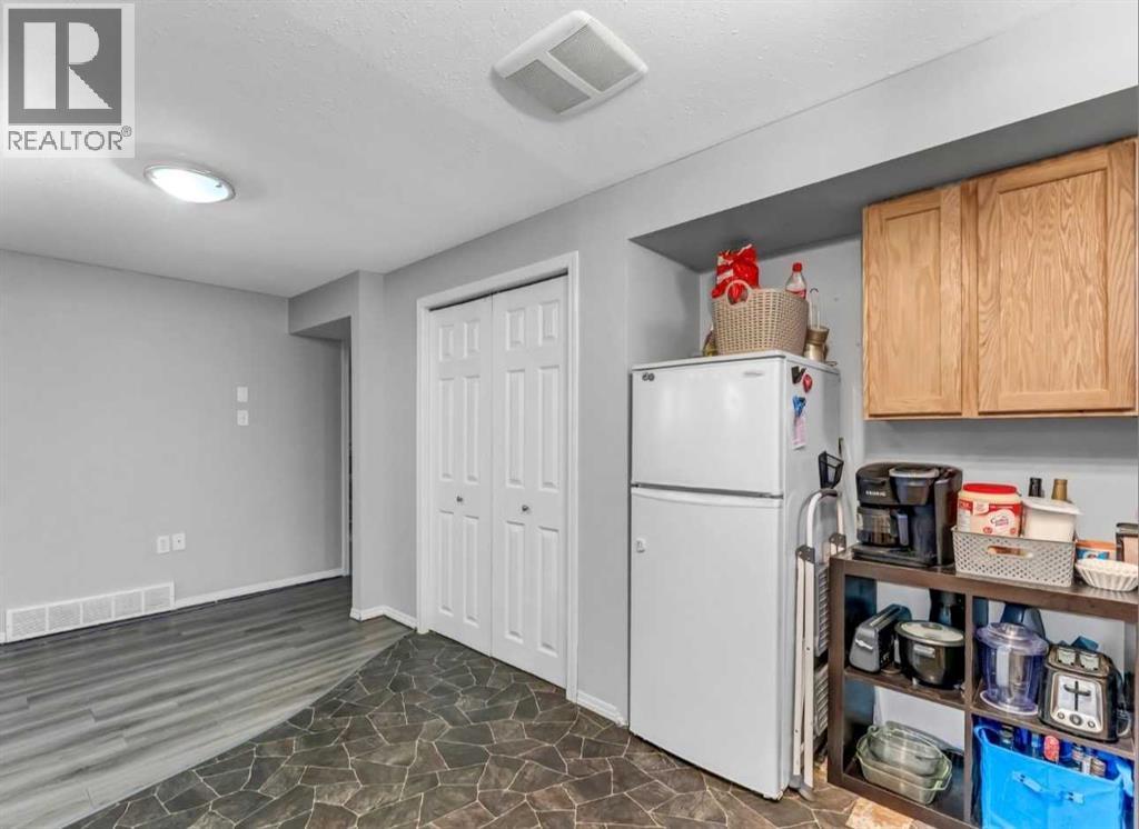 261 9 Street SW - 31