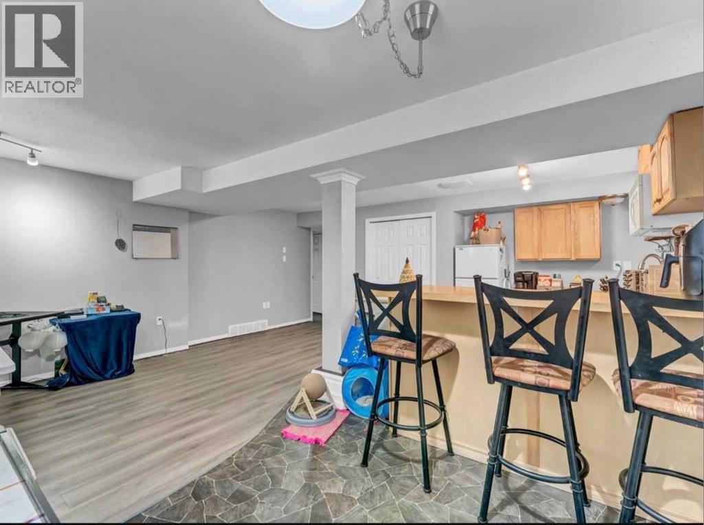 261 9 Street SW - 34