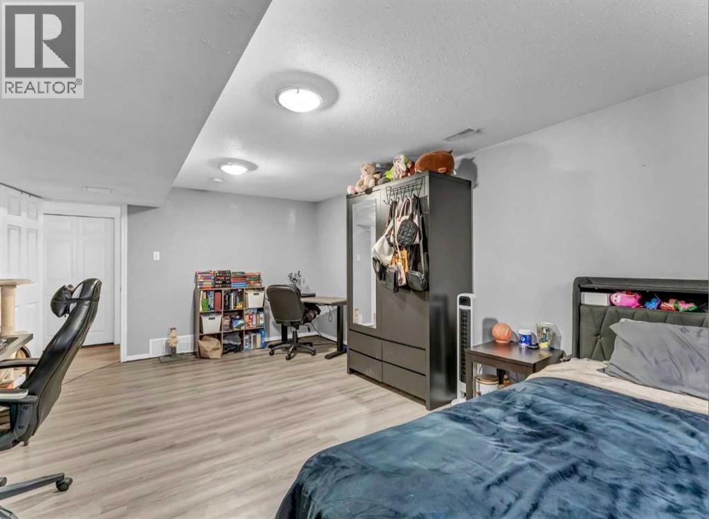 261 9 Street SW - 38