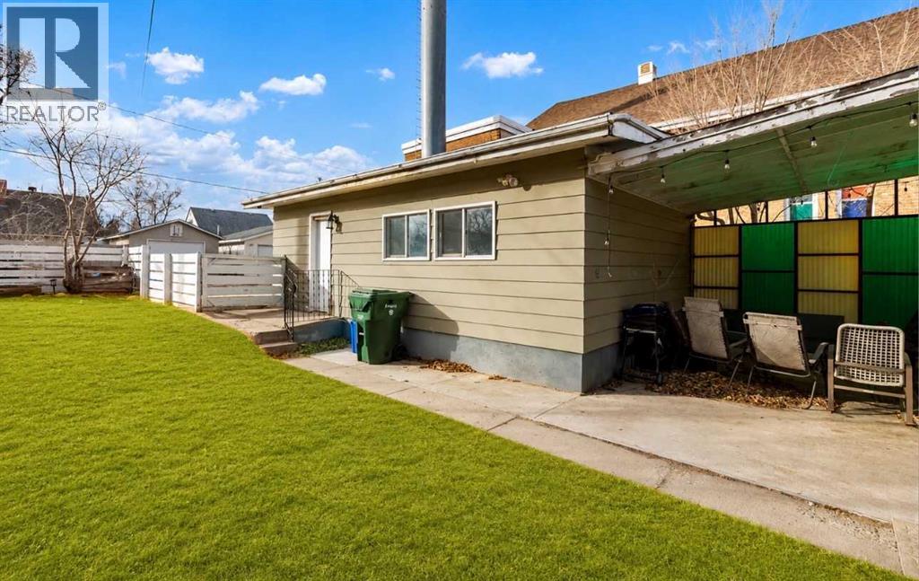 261 9 Street SW - 45