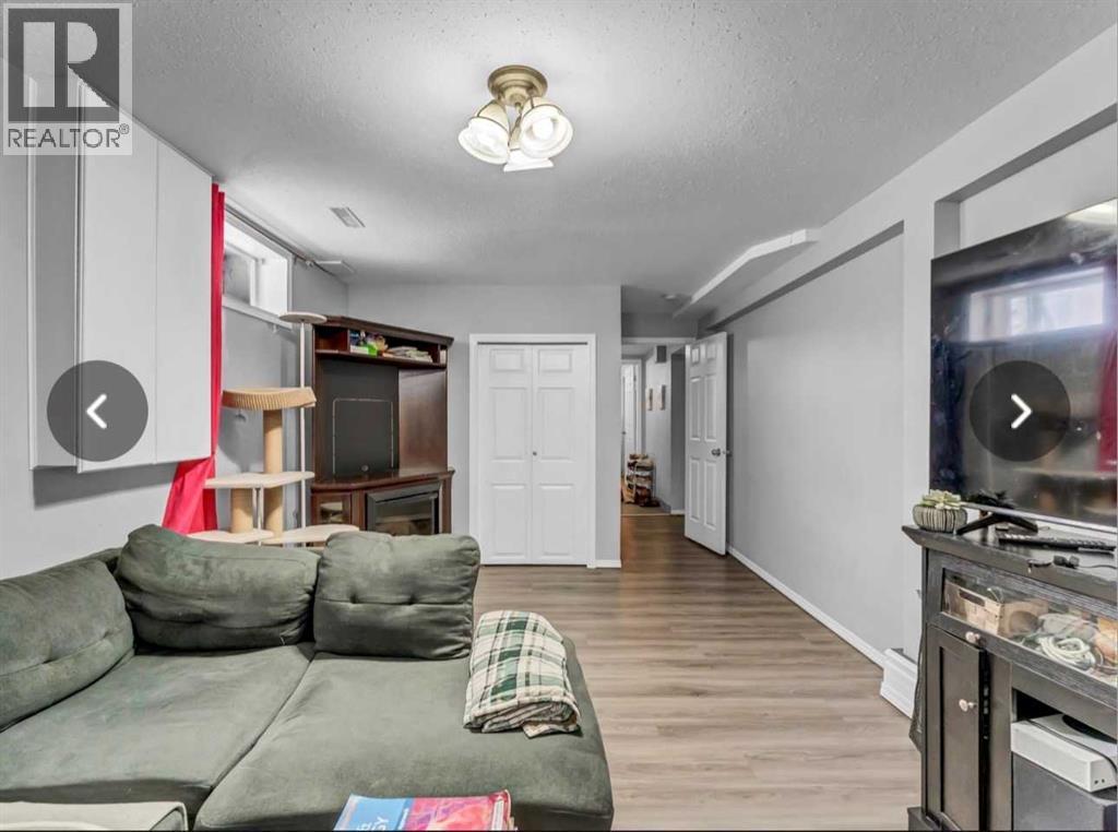261 9 Street SW - 36