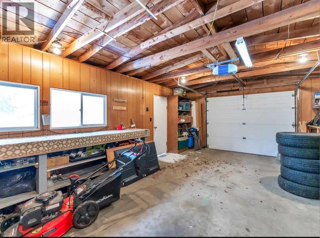 261 9 Street SW - 48