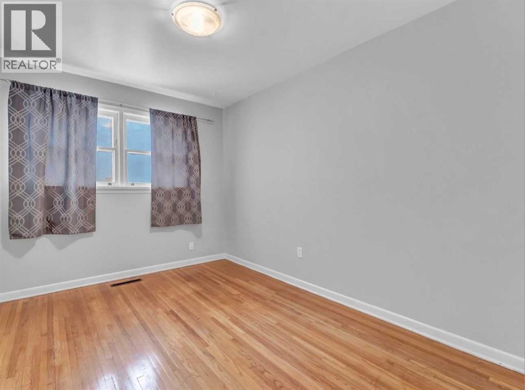 261 9 Street SW - 22