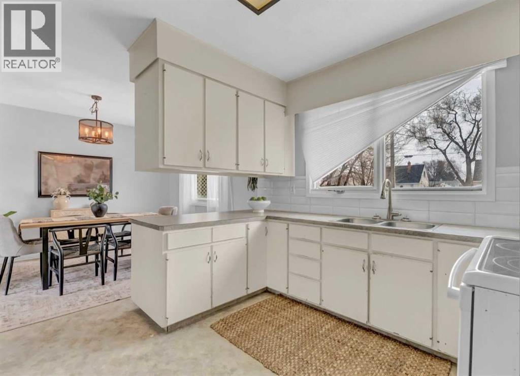 261 9 Street SW - 16