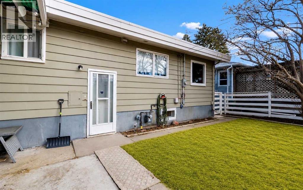 261 9 Street SW - 42