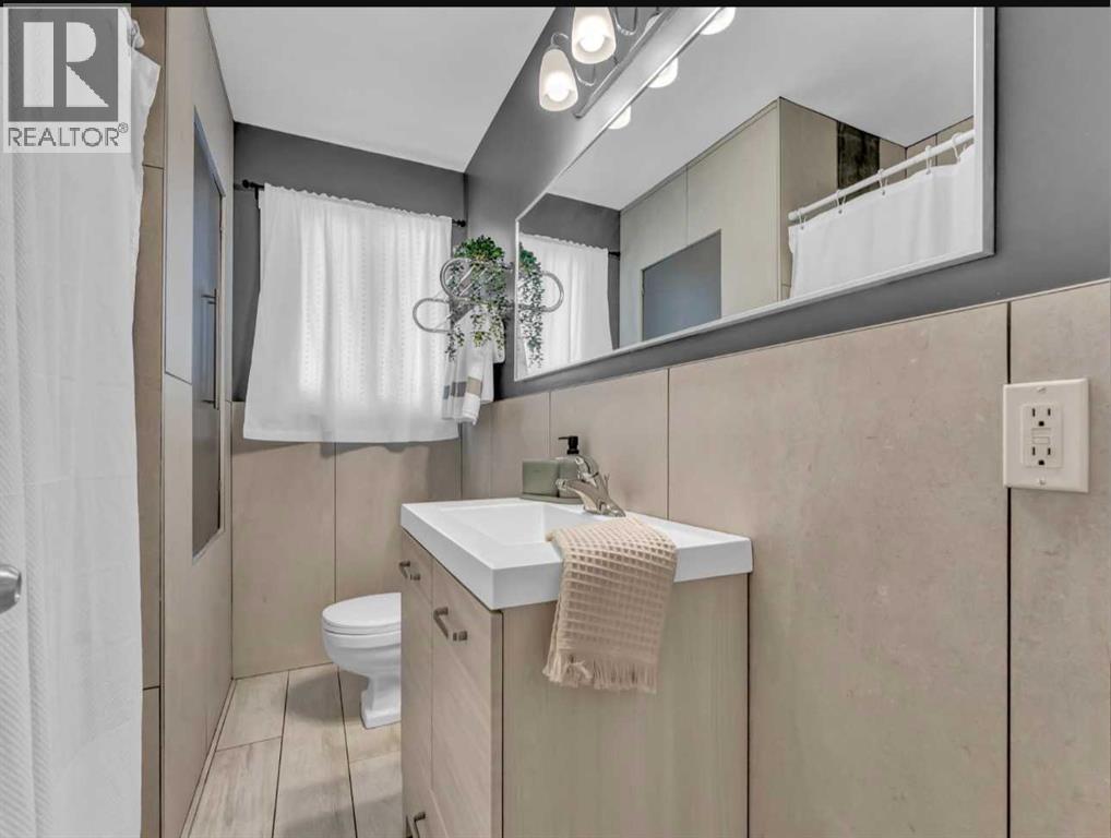 261 9 Street SW - 26