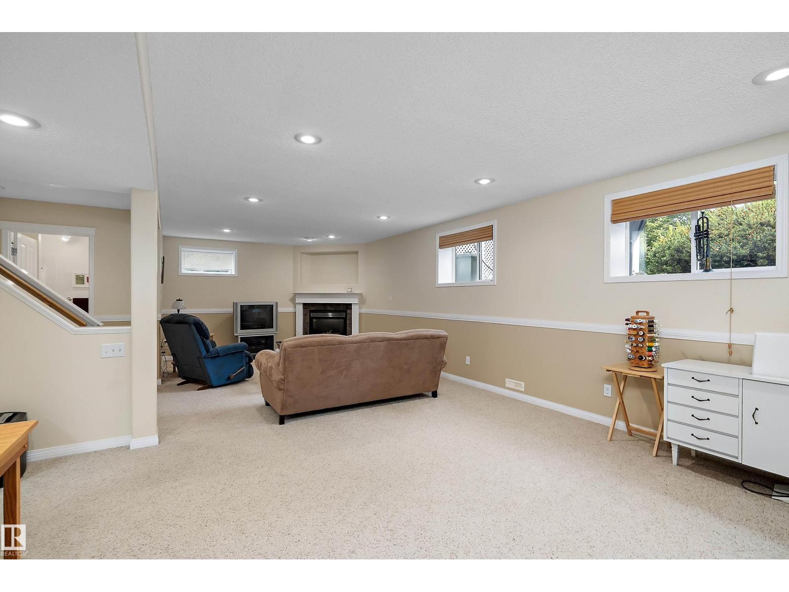35 LONGVIEW PL - 31