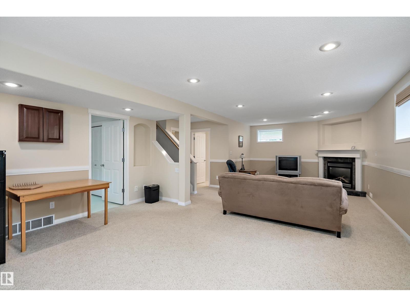 35 LONGVIEW PL - 32