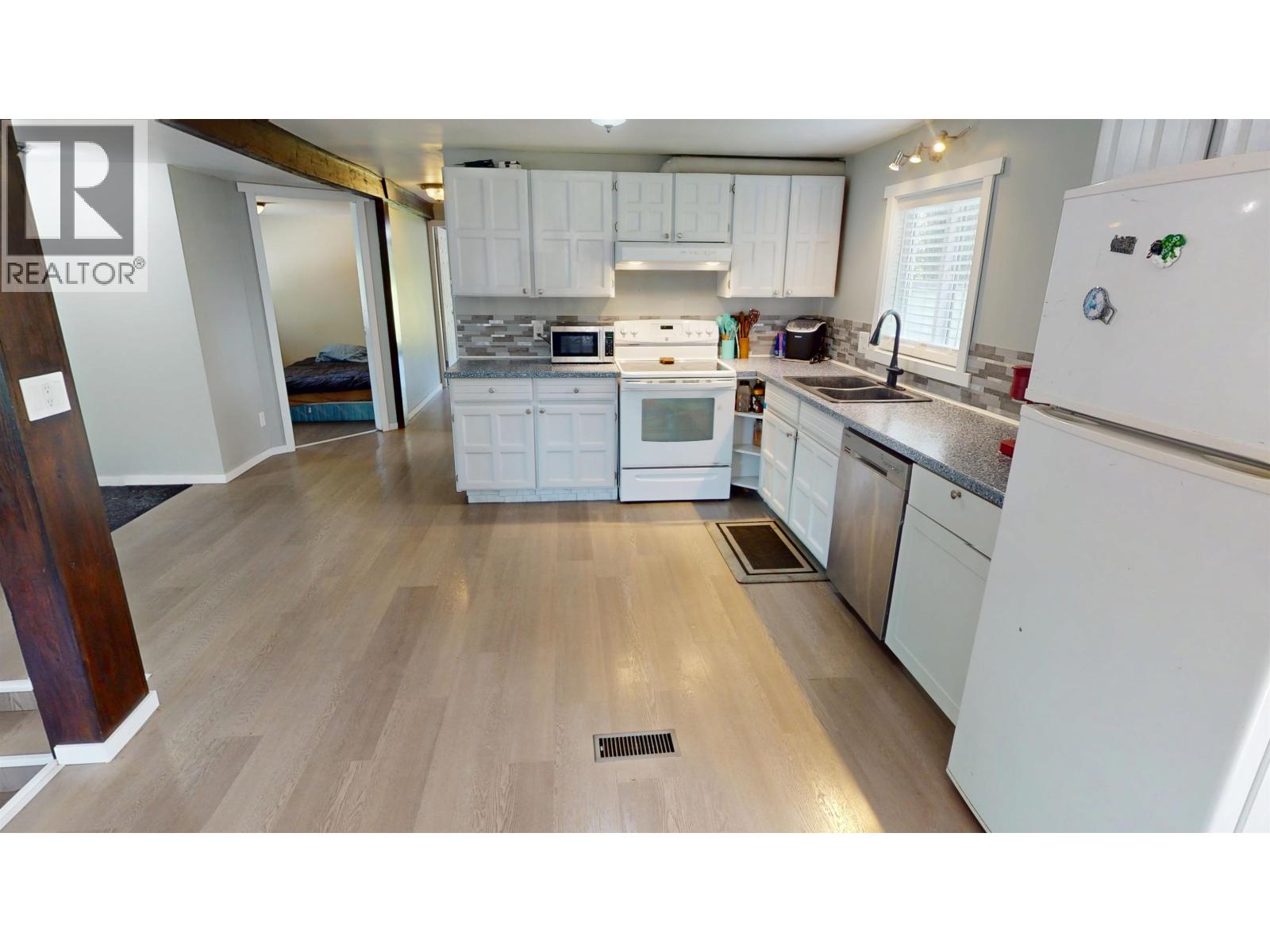 602 FIR STREET - 6