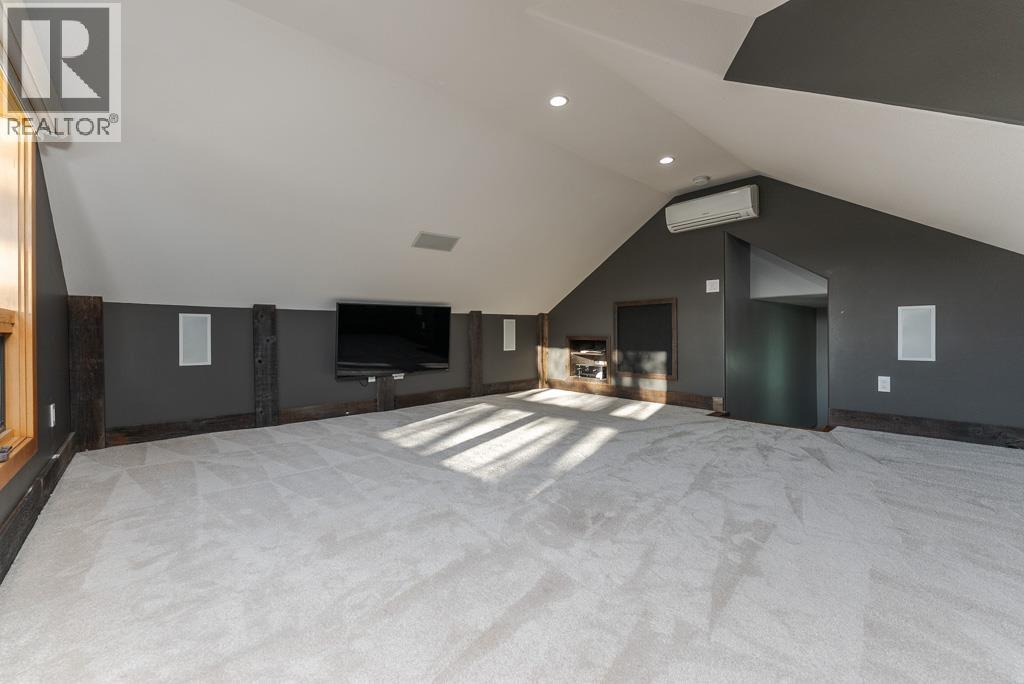 794 WINNIPEG STREET - 25