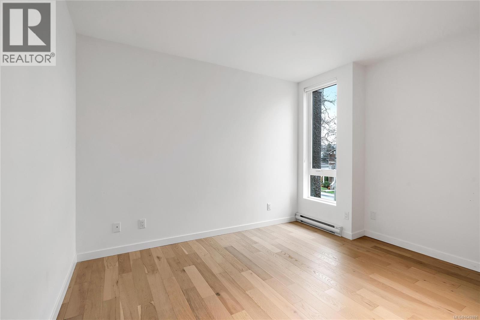 #2 2910 Shelbourne St - 20